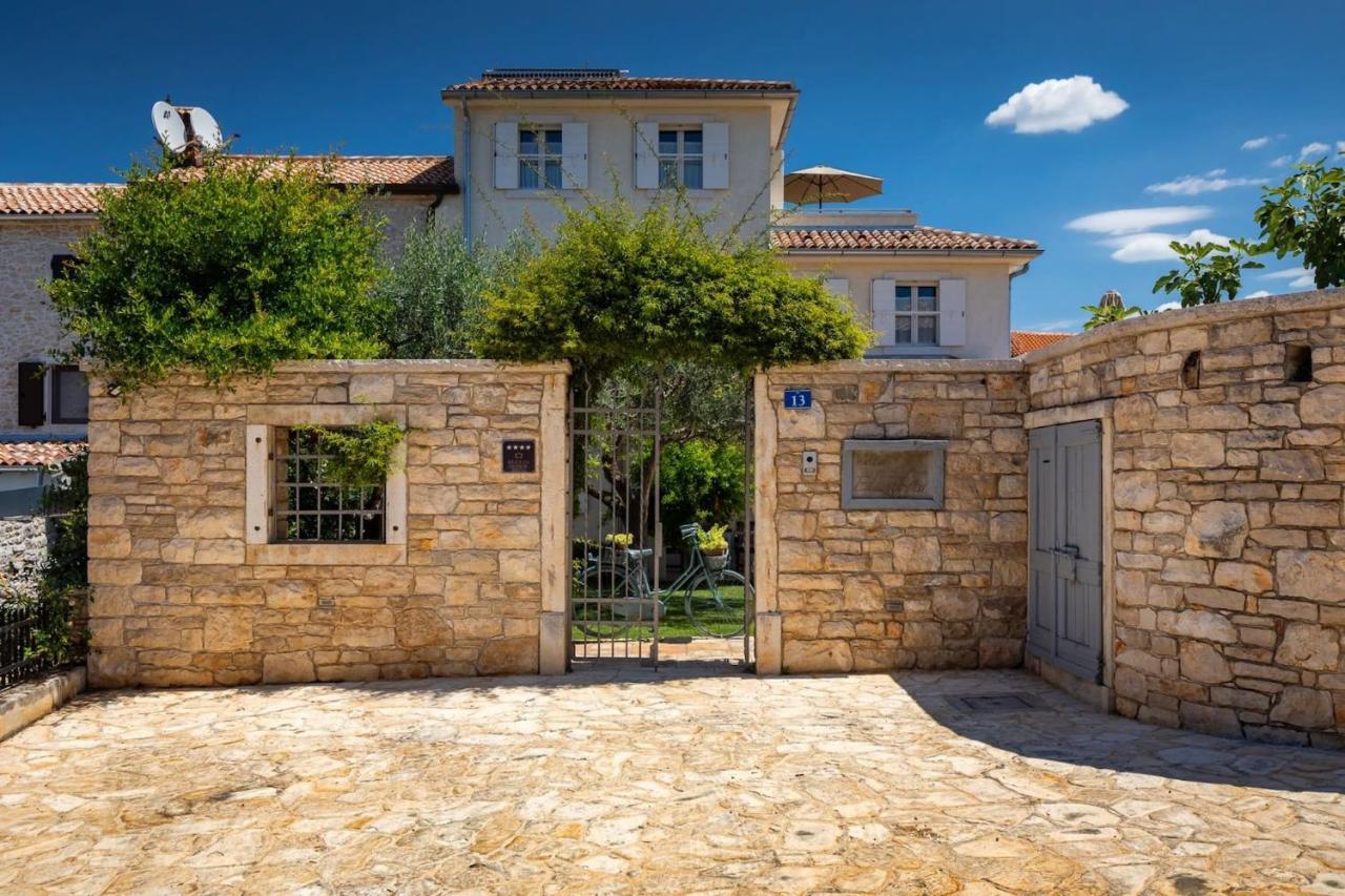 Family Villa Elizabeta With Pool In Umag Cepljani Exterior foto